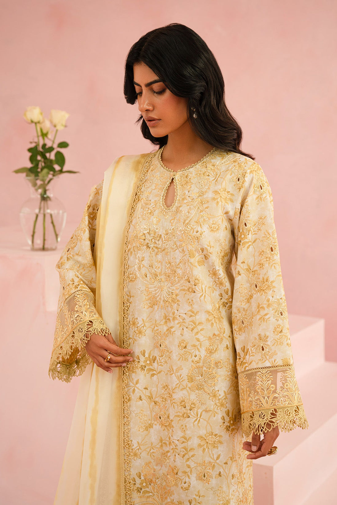 Afrozeh Floral Charm Lawn`25 AL#06