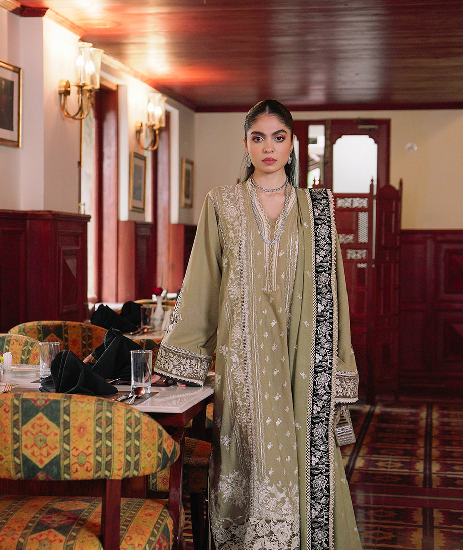 Saira Rizwan Winter`23 D#4 (Lamisa)