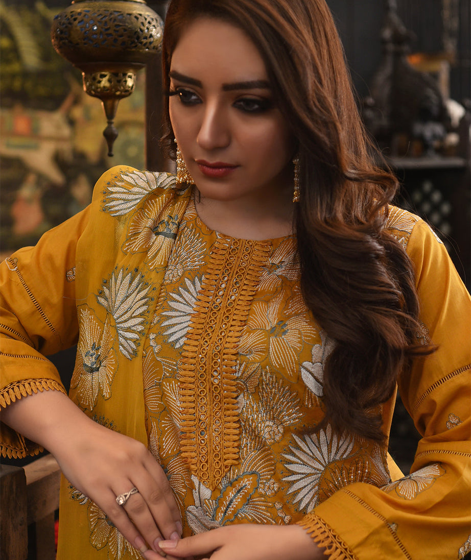 Mahnur Luxury Lawn`23 D#07