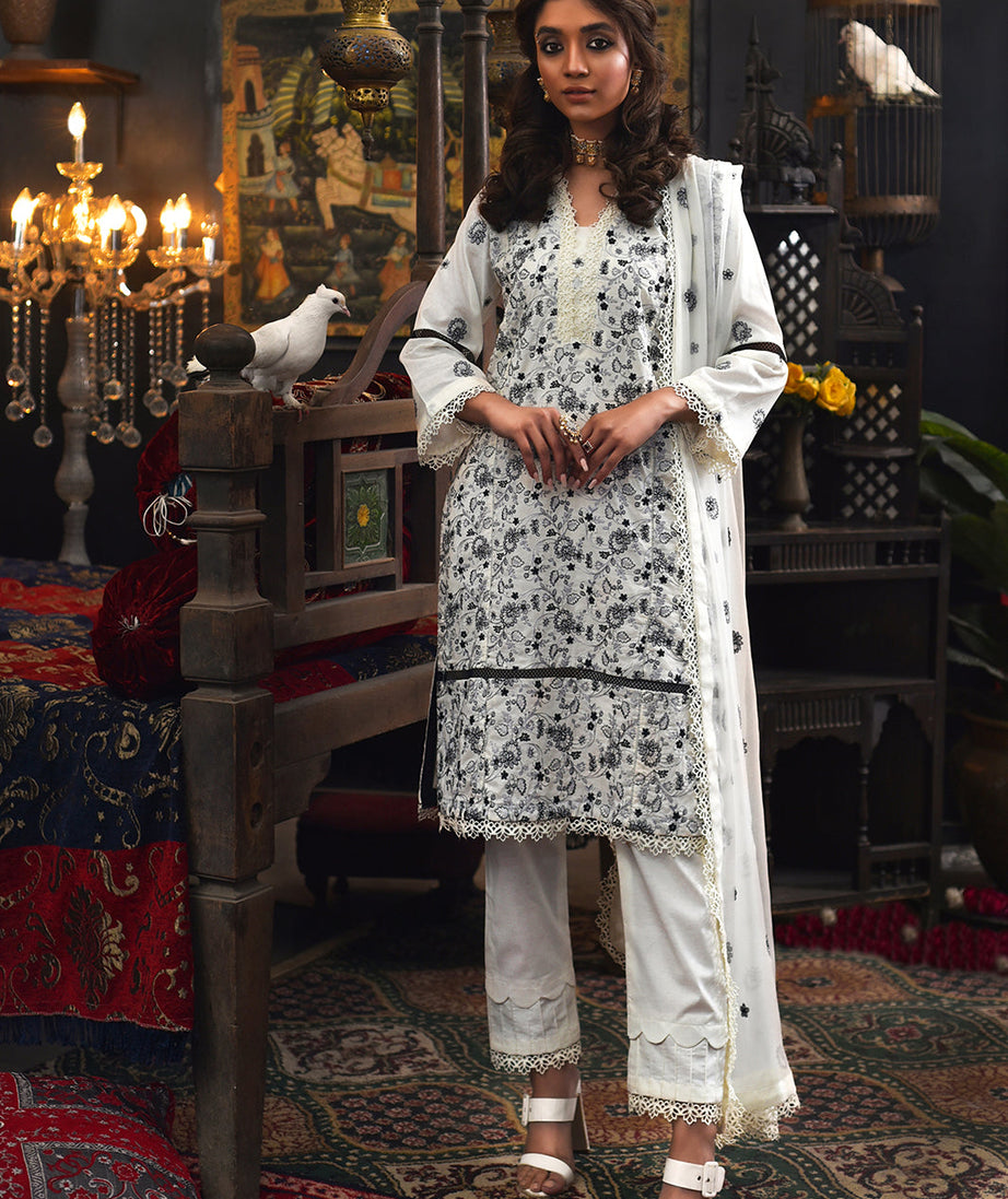 Mahnur Luxury Lawn`23 D#03
