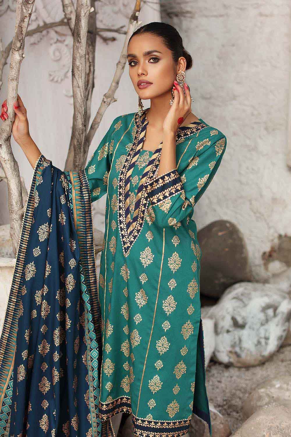 Gul Ahmed Winter Collection`22 WS#12001-A