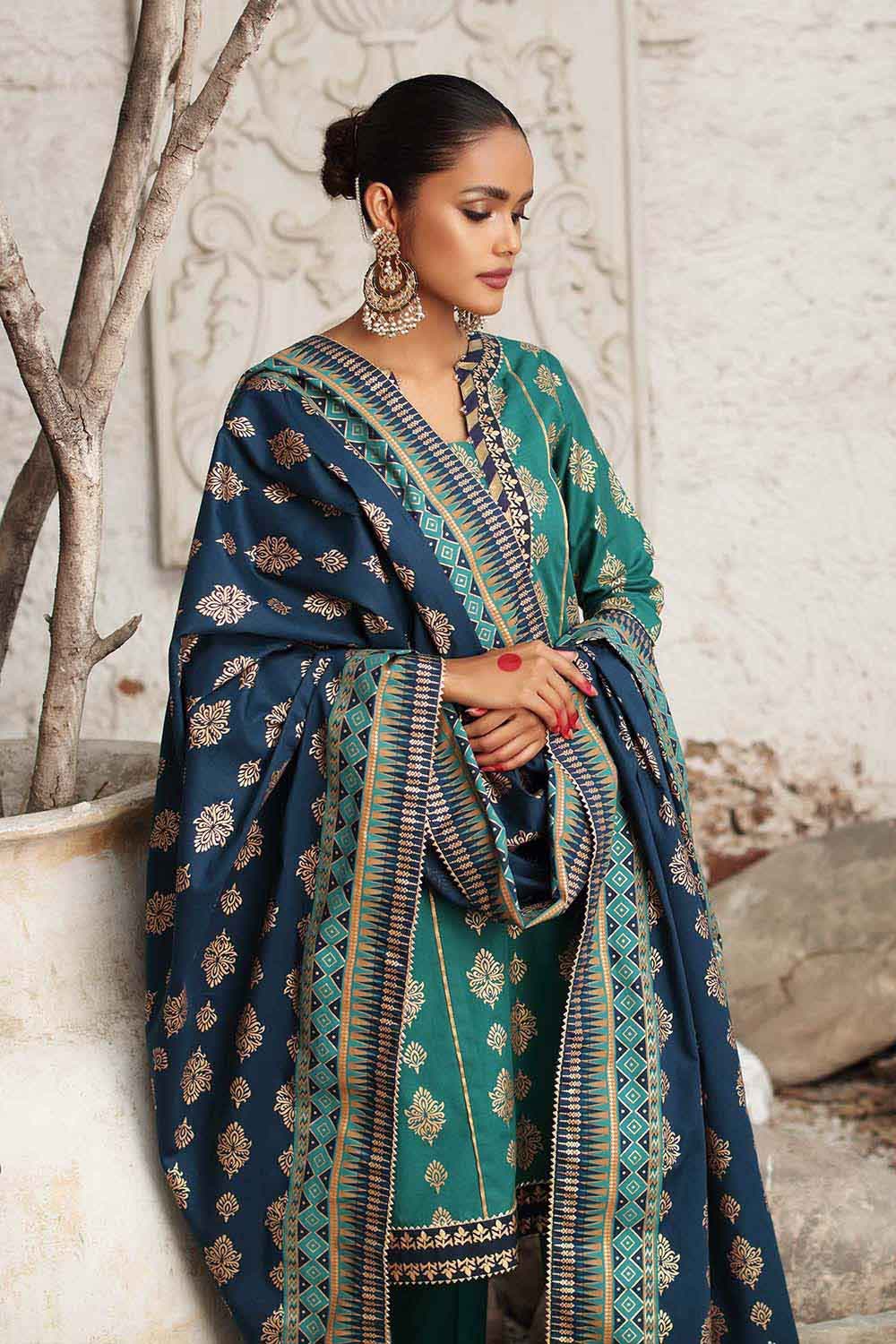 Gul Ahmed Winter Collection`22 WS#12001-A