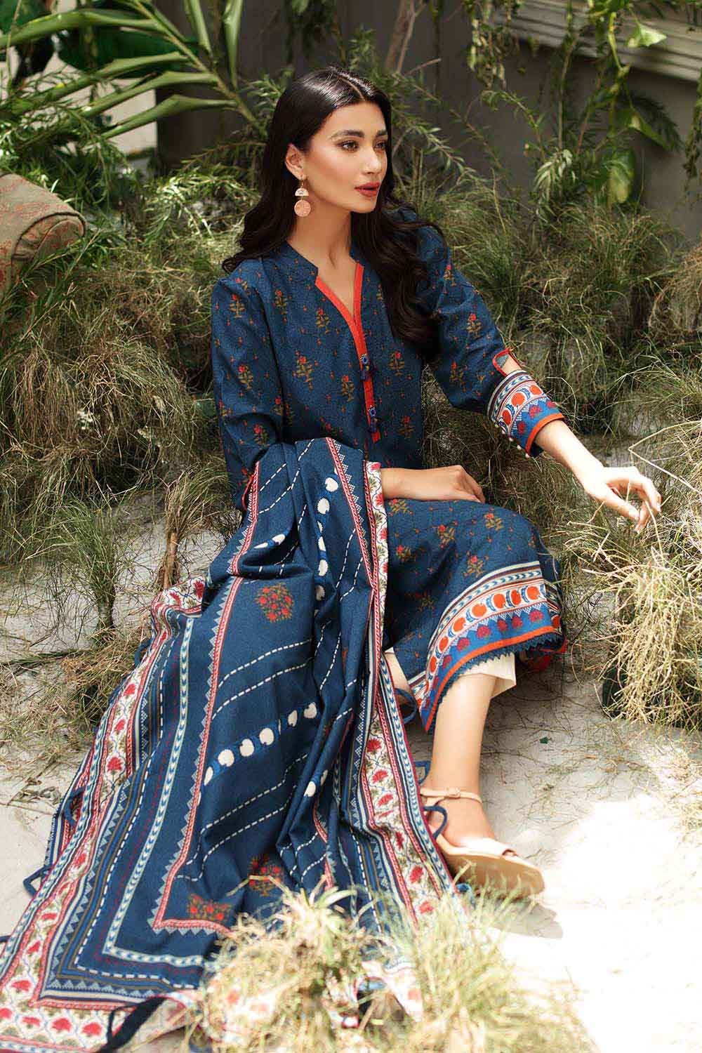Gul Ahmed Winter Collection`22 AY#12028-B