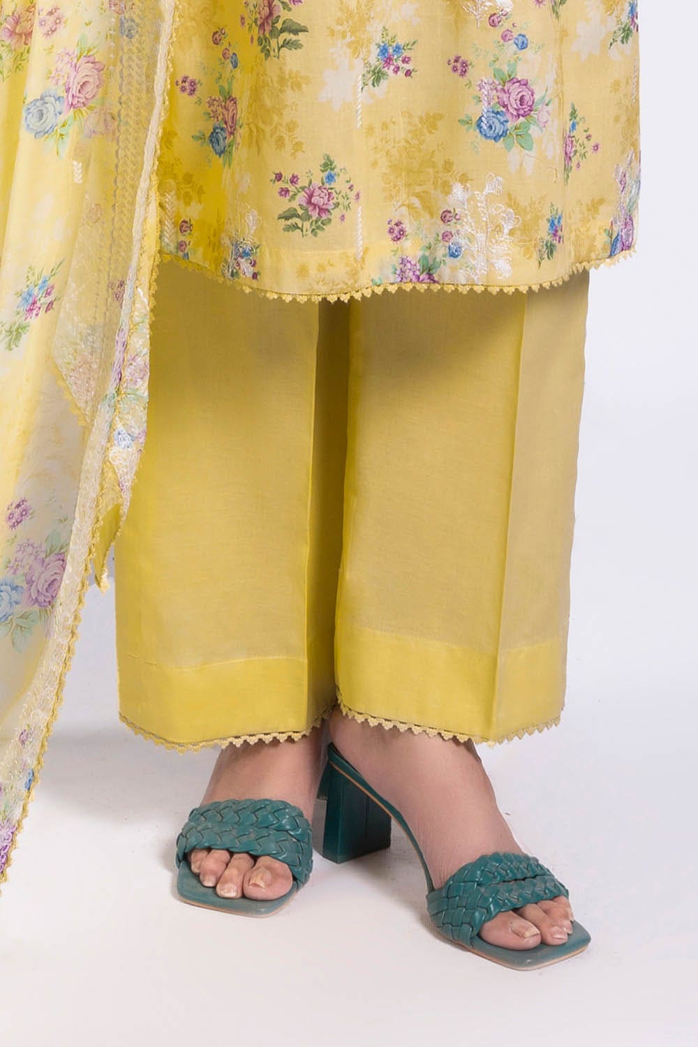 Gul Ahmed Summer Lawn'25 BM#52007