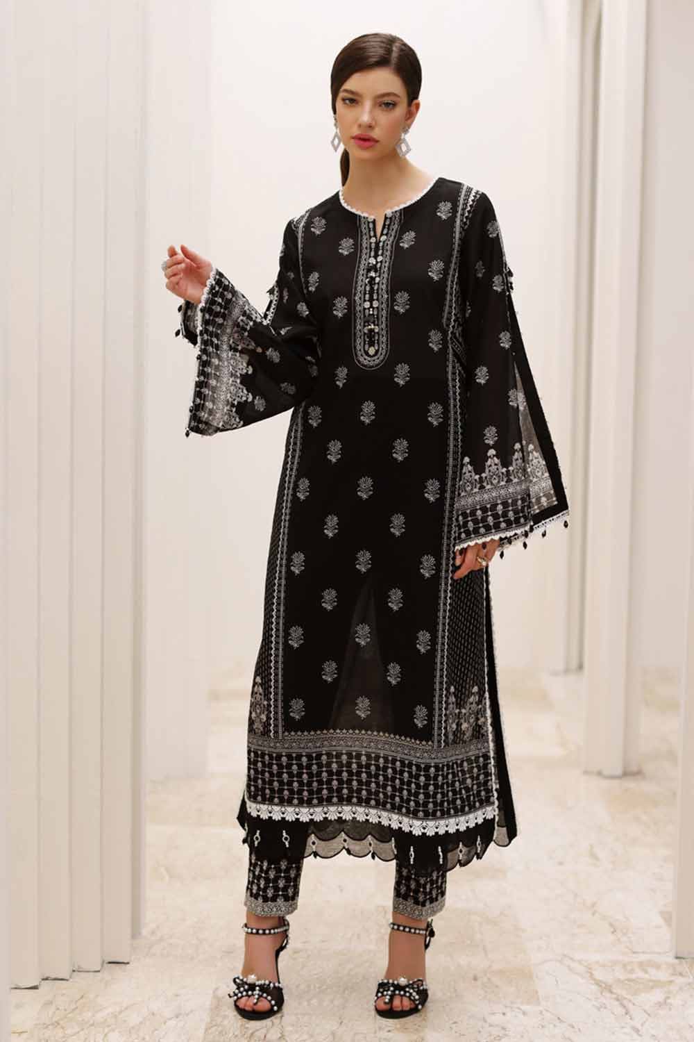 Gul Ahmed Lawn`23 BT#32001 A