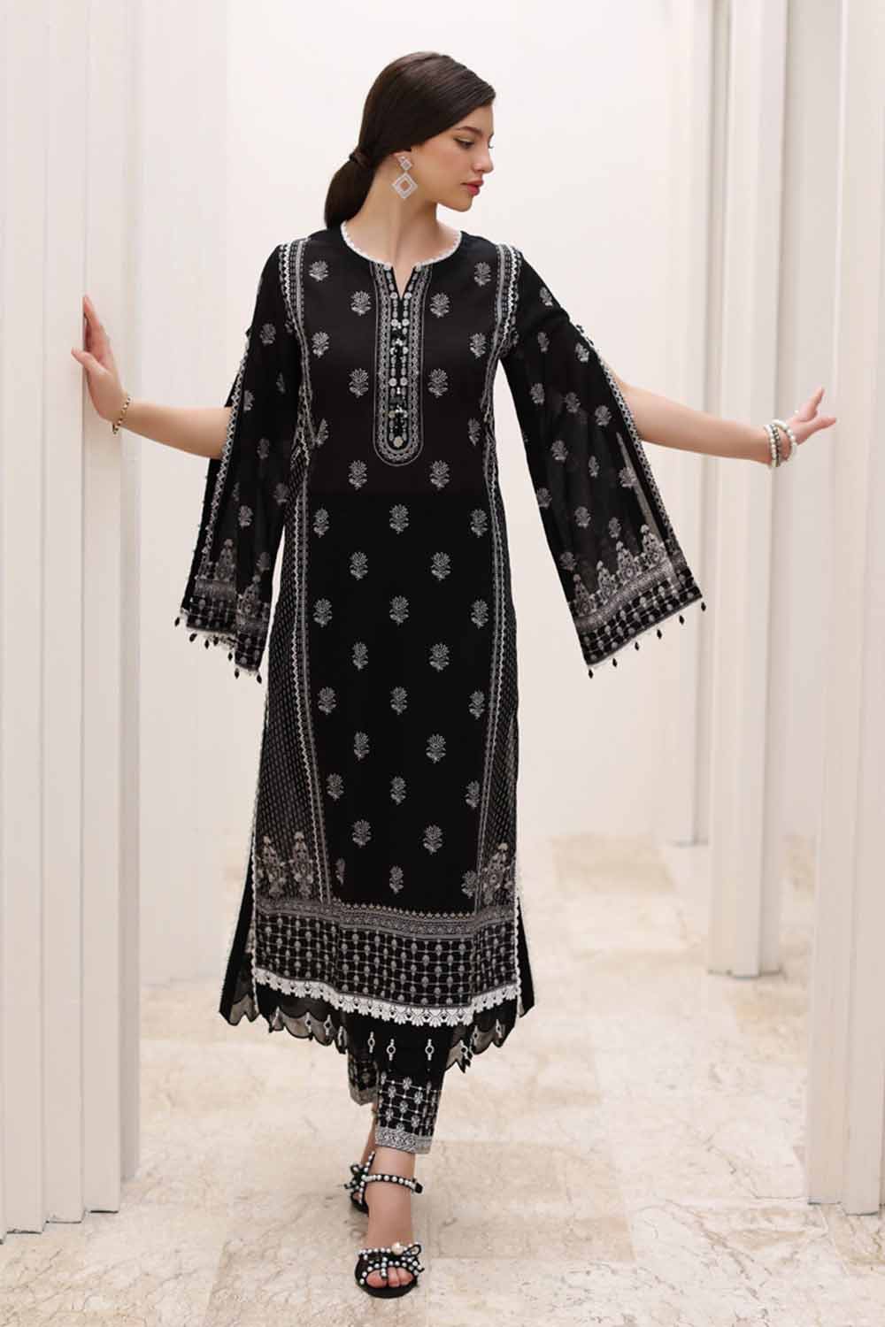 Gul Ahmed Lawn`23 BT#32001 A