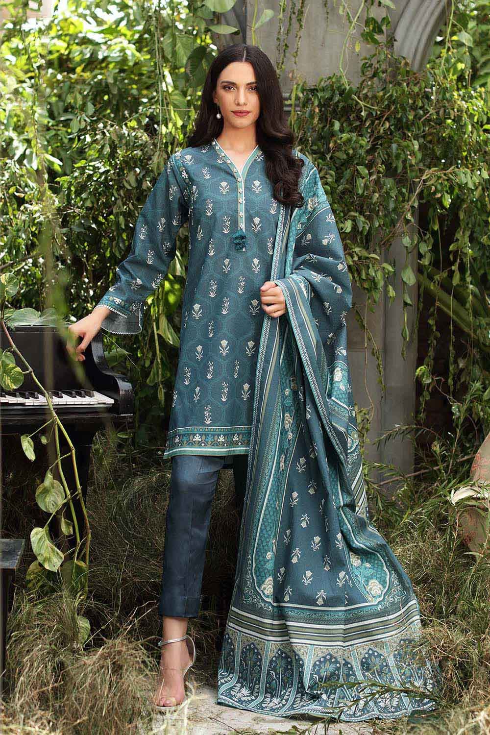 Gul Ahmed Winter Collection`22 AY#12037-B