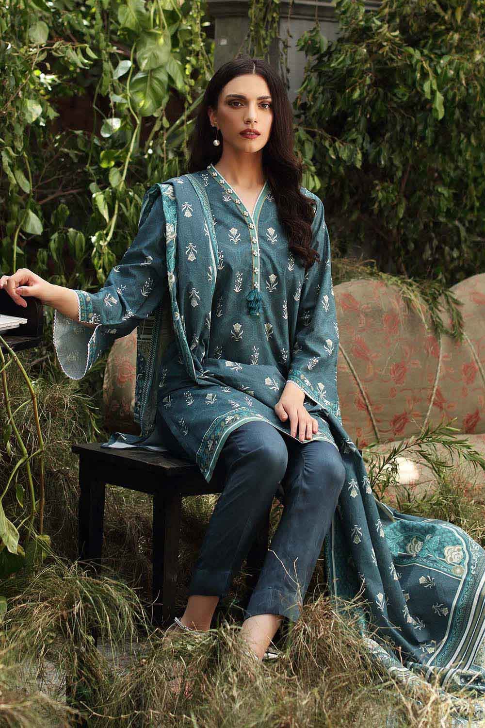 Gul Ahmed Winter Collection`22 AY#12037-B