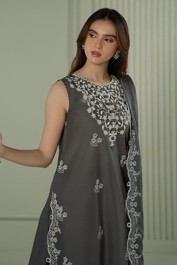 Cross Stitch Emb Lawn`25 D#02