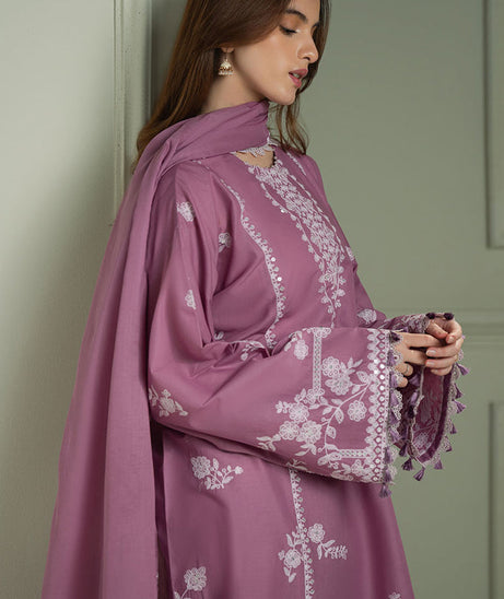 Cross Stitch Emb Lawn`25 D#05