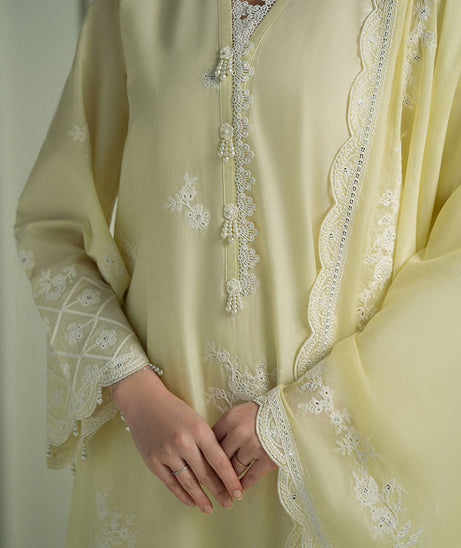 Cross Stitch Emb Lawn`25 D#04