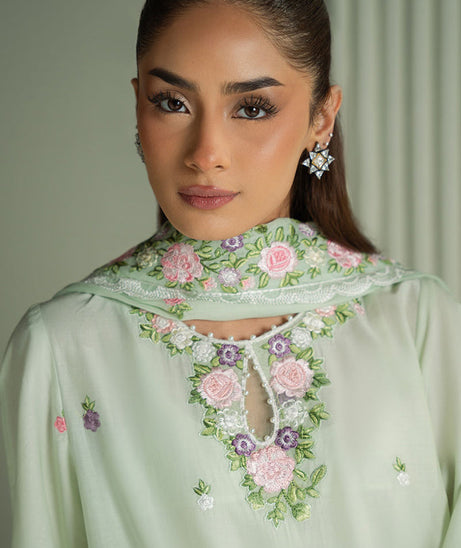 Cross Stitch Emb Lawn`25 D#08