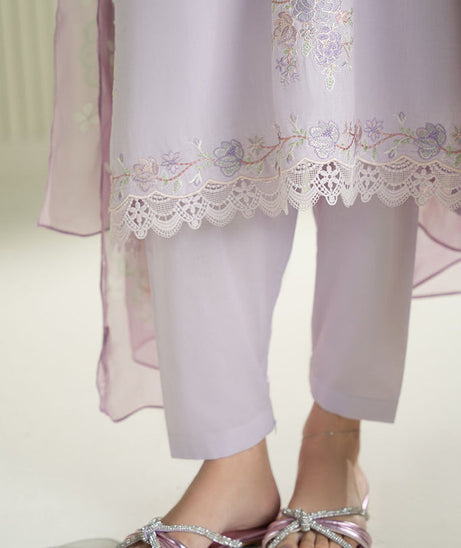 Cross Stitch Emb Lawn`25 D#07