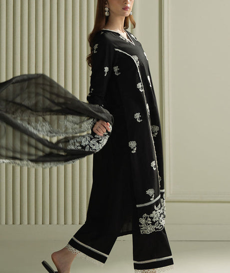 Cross Stitch Emb Lawn`25 D#06