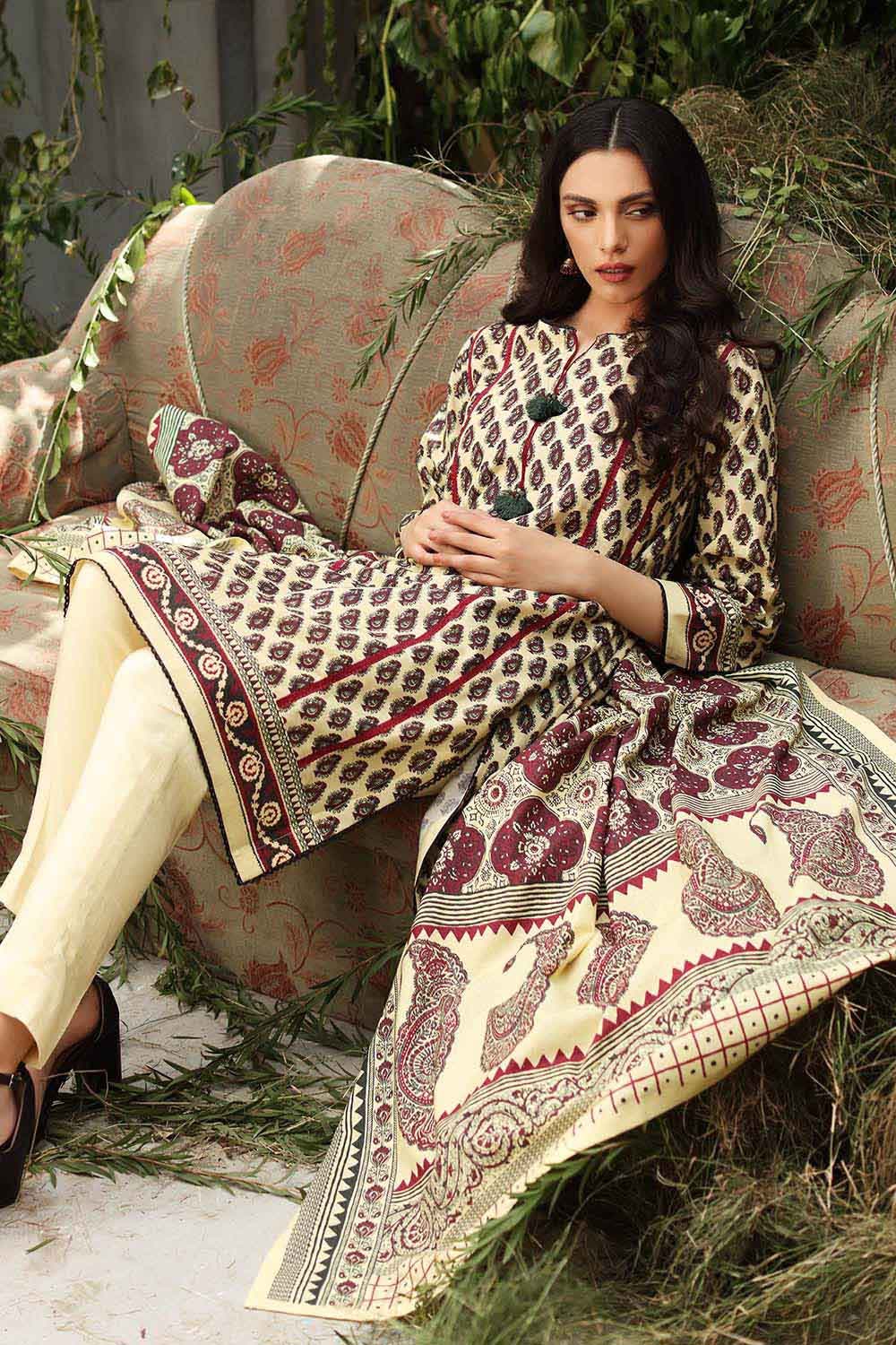 Gul Ahmed Winter Collection`22 AY#12027-A