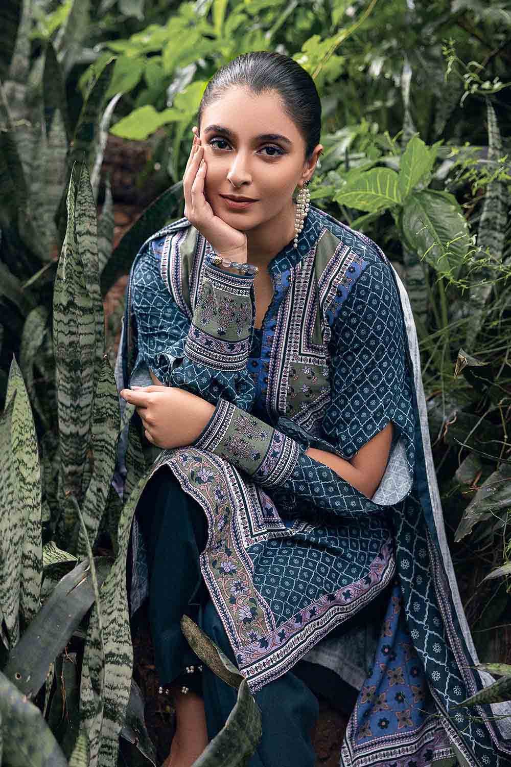 Gul Ahmed Winter Collection`22 K#22059-A