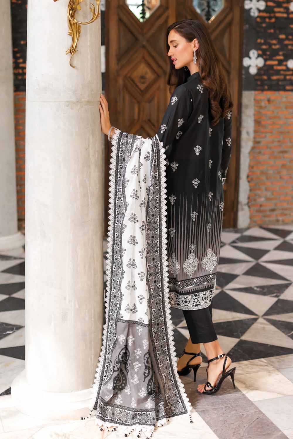 Gul Ahmed Lawn`23 B#32018 A