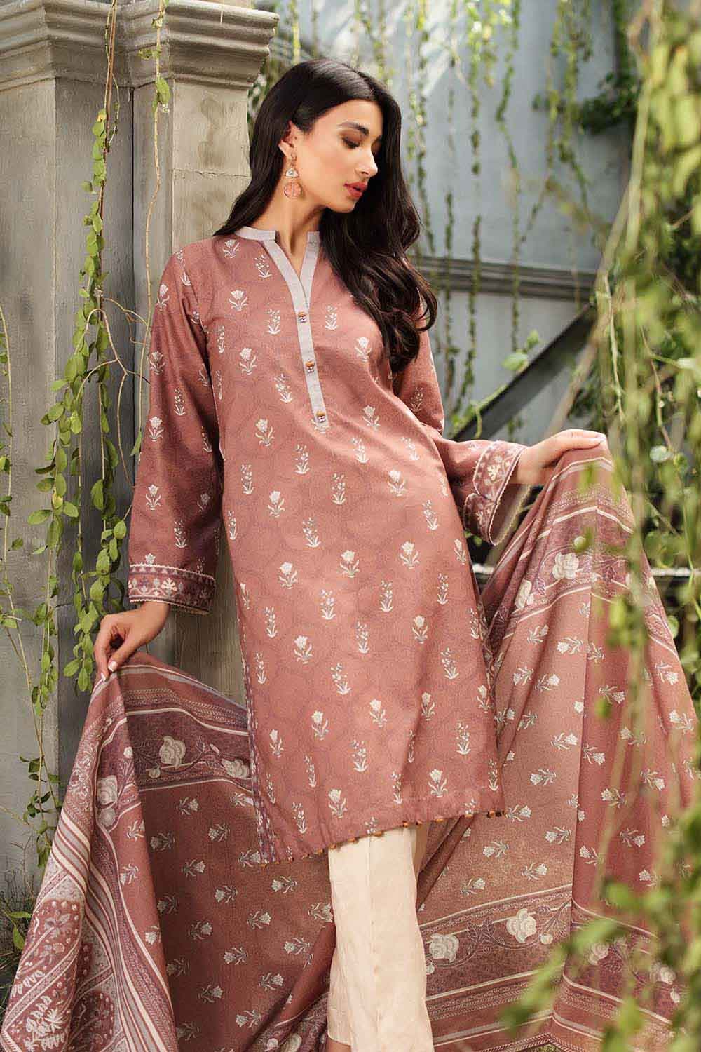 Gul Ahmed Winter Collection`22 AY#12037-A