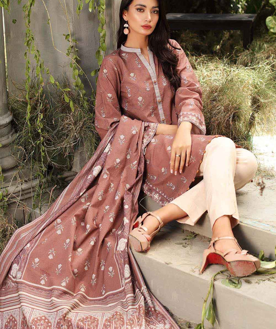 Gul Ahmed Winter Collection`22 AY#12037-A