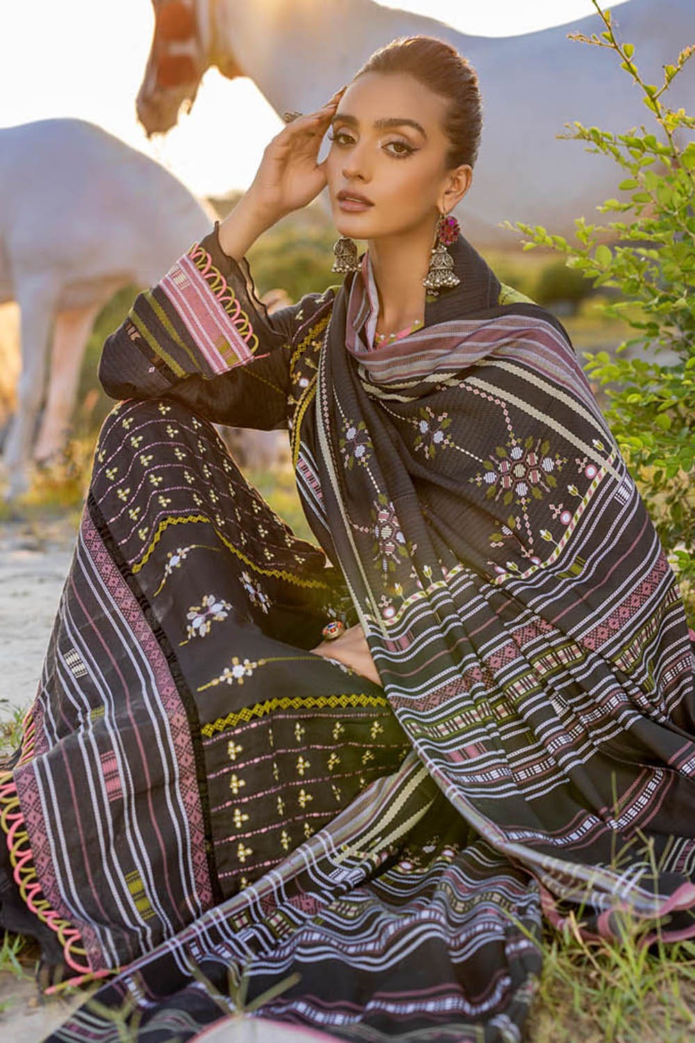 Gul Ahmed Winter Collection`22 LT#22003-A