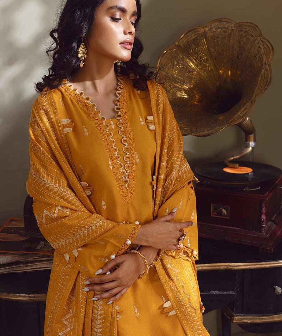 Gul Ahmed Winter Collection`22 AY#22008