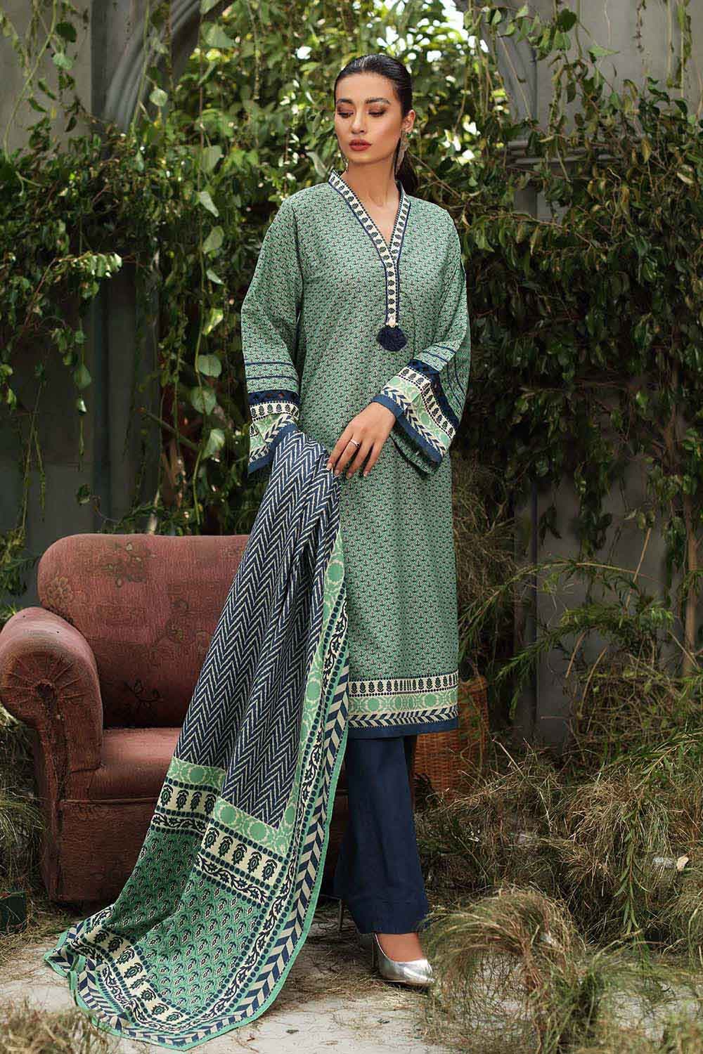 Gul Ahmed Winter Collection`22 AY#12036-B