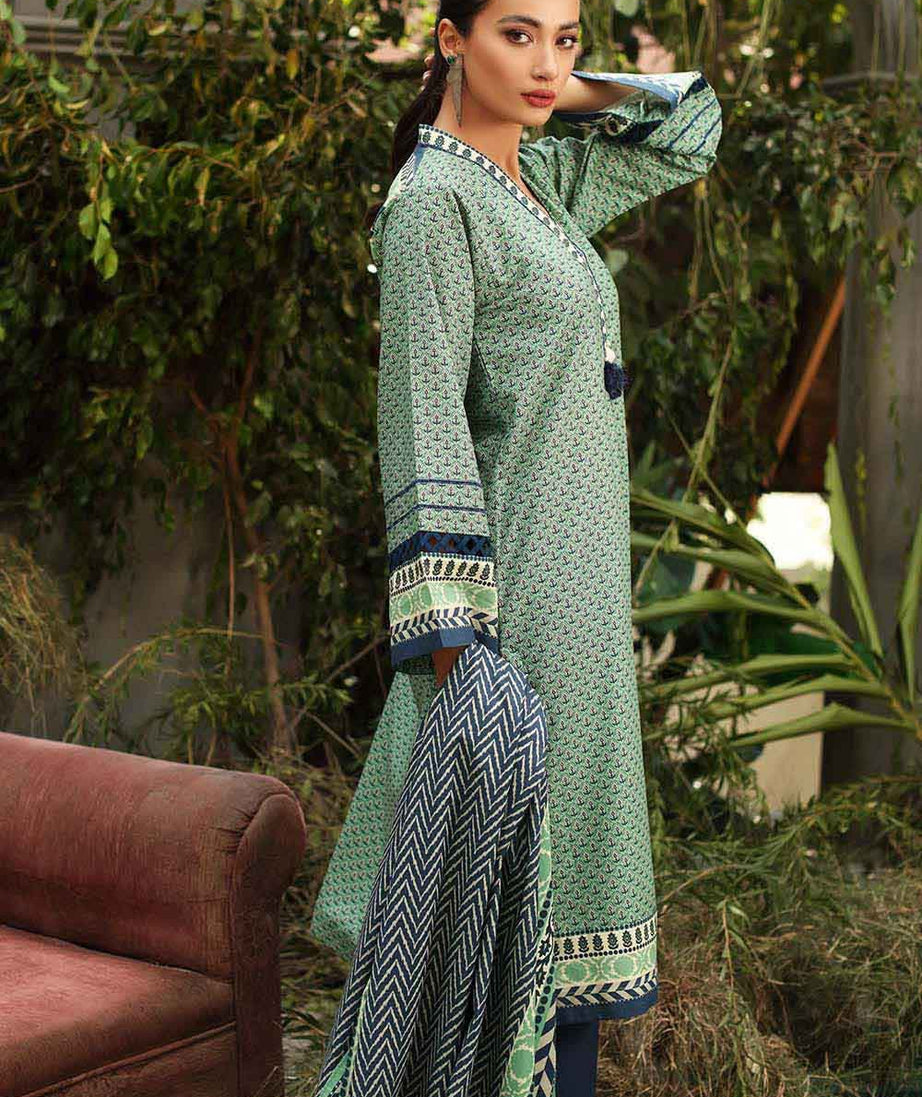 Gul Ahmed Winter Collection`22 AY#12036-B