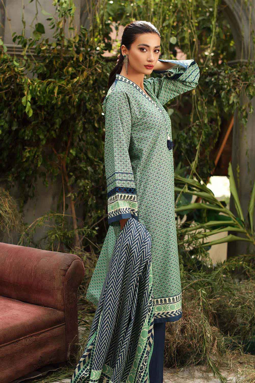 Gul Ahmed Winter Collection`22 AY#12036-B