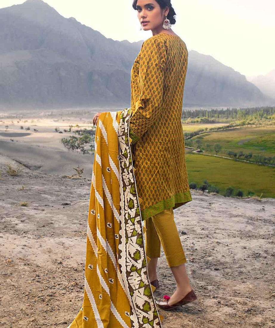 Gul Ahmed Winter Collection`22 AP#12084