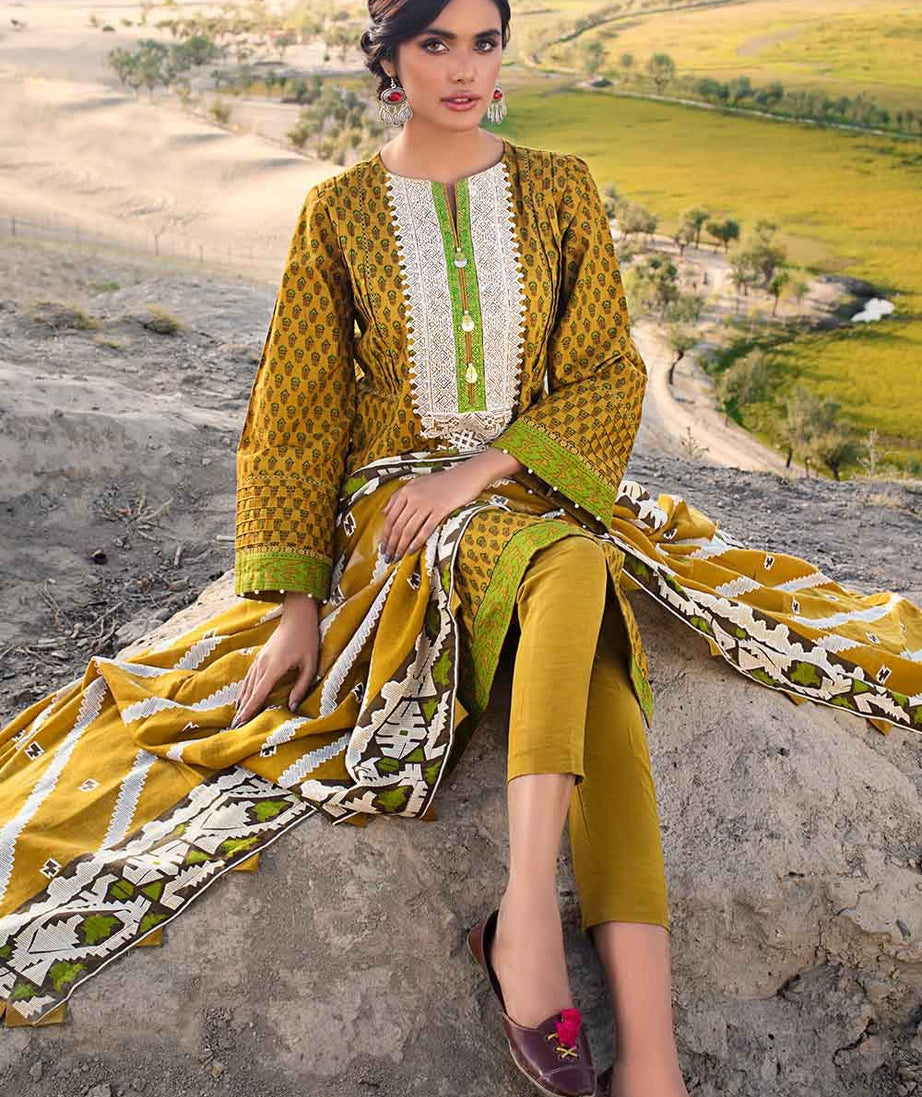 Gul Ahmed Winter Collection`22 AP#12084