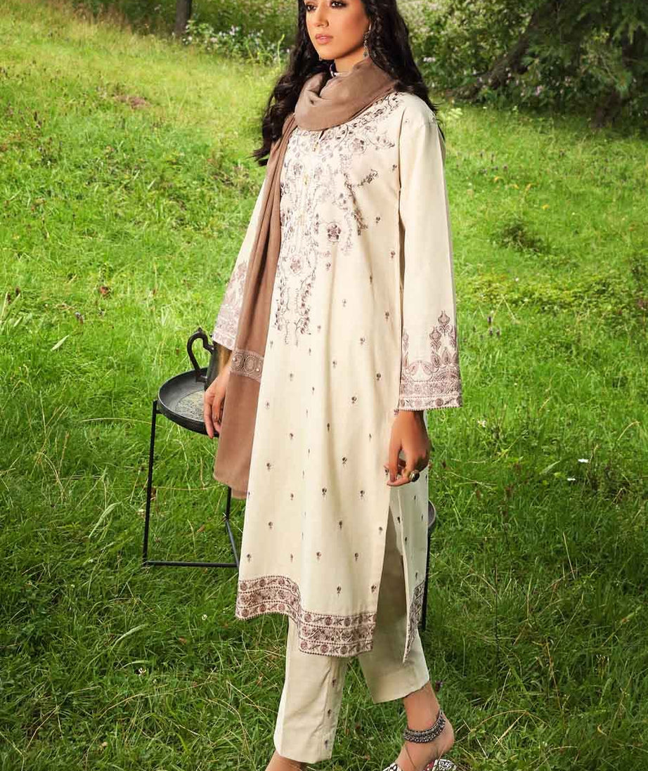Gul Ahmed Winter Collection`21 AP # 12025