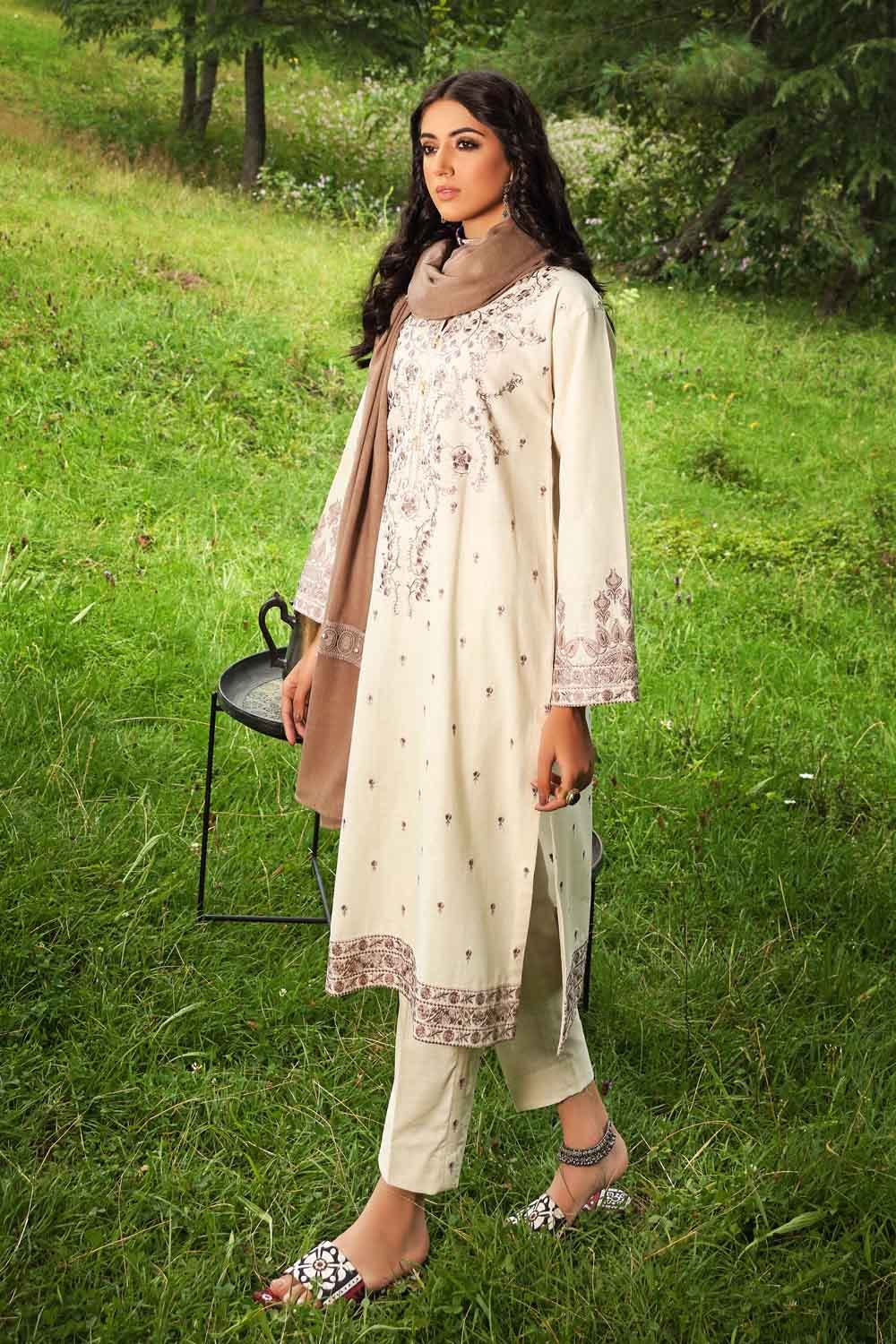 Gul Ahmed Winter Collection`21 AP # 12025