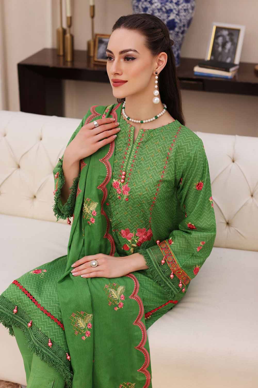 Gul Ahmed Lawn`23 DN#32050 A