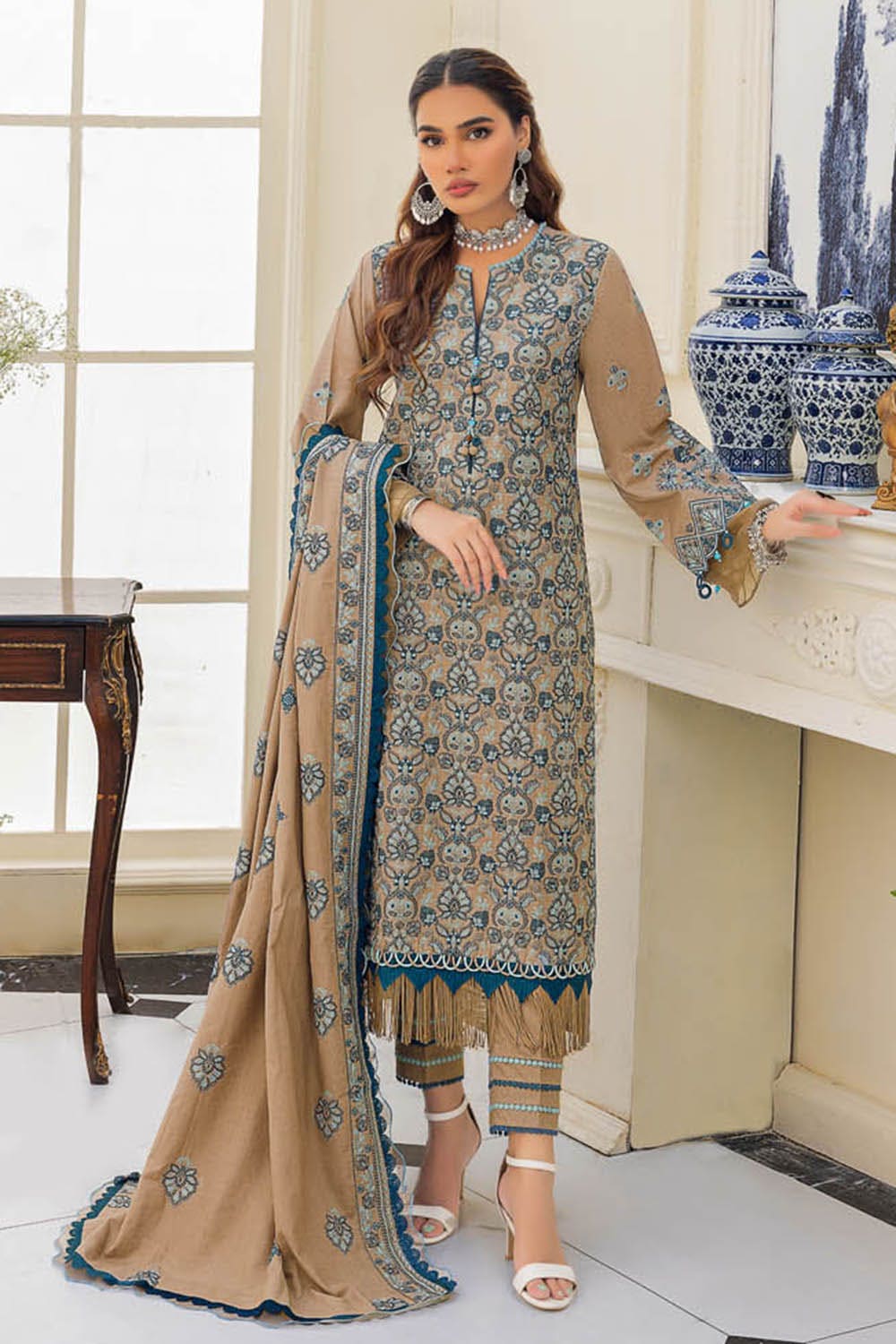 Gul Ahmed Winter Collection`22 AY#22013