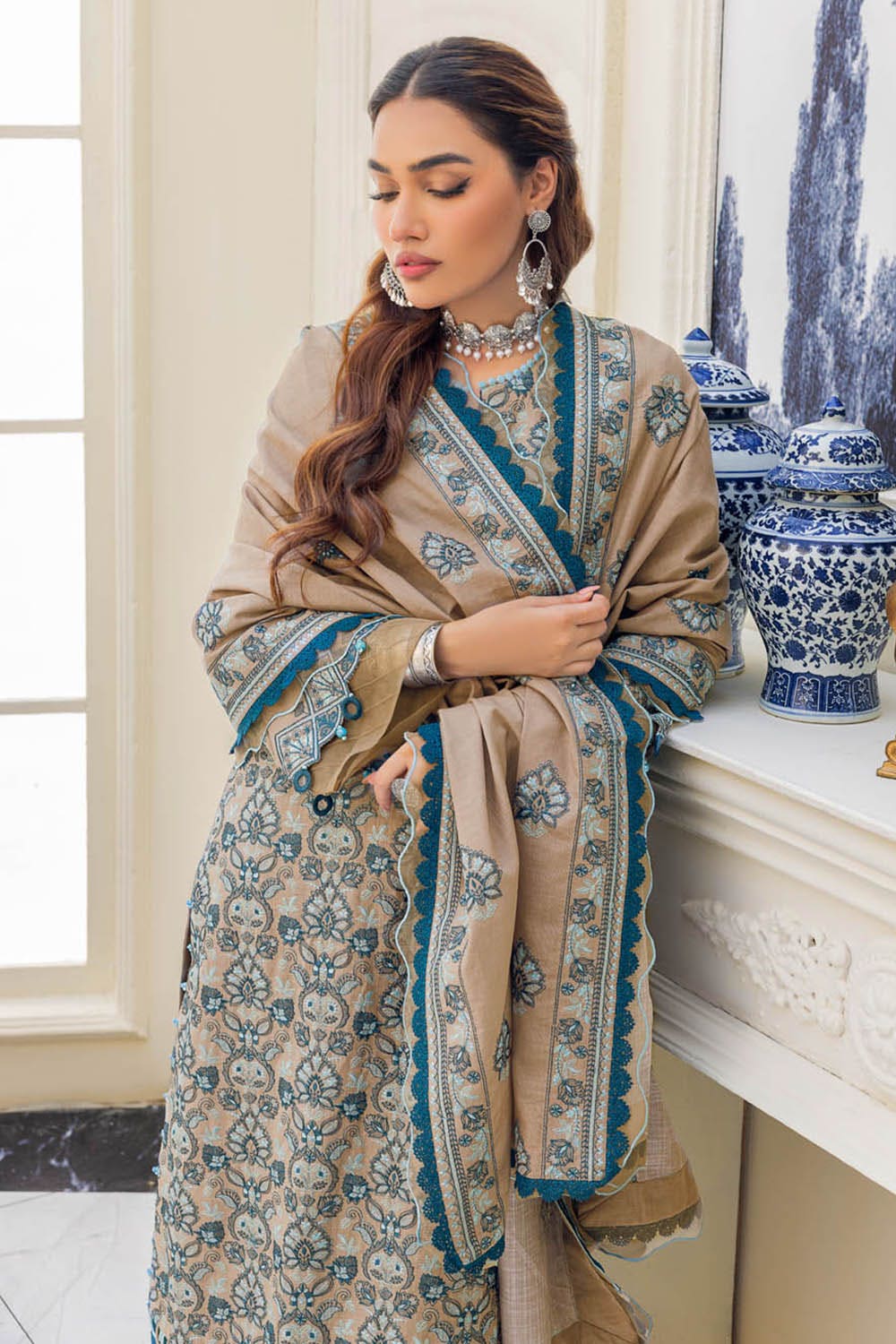 Gul Ahmed Winter Collection`22 AY#22013