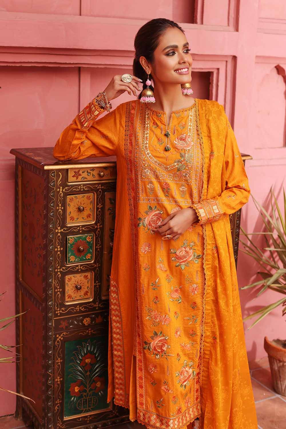 Gul Ahmed Lawn`23 DB#32008 A