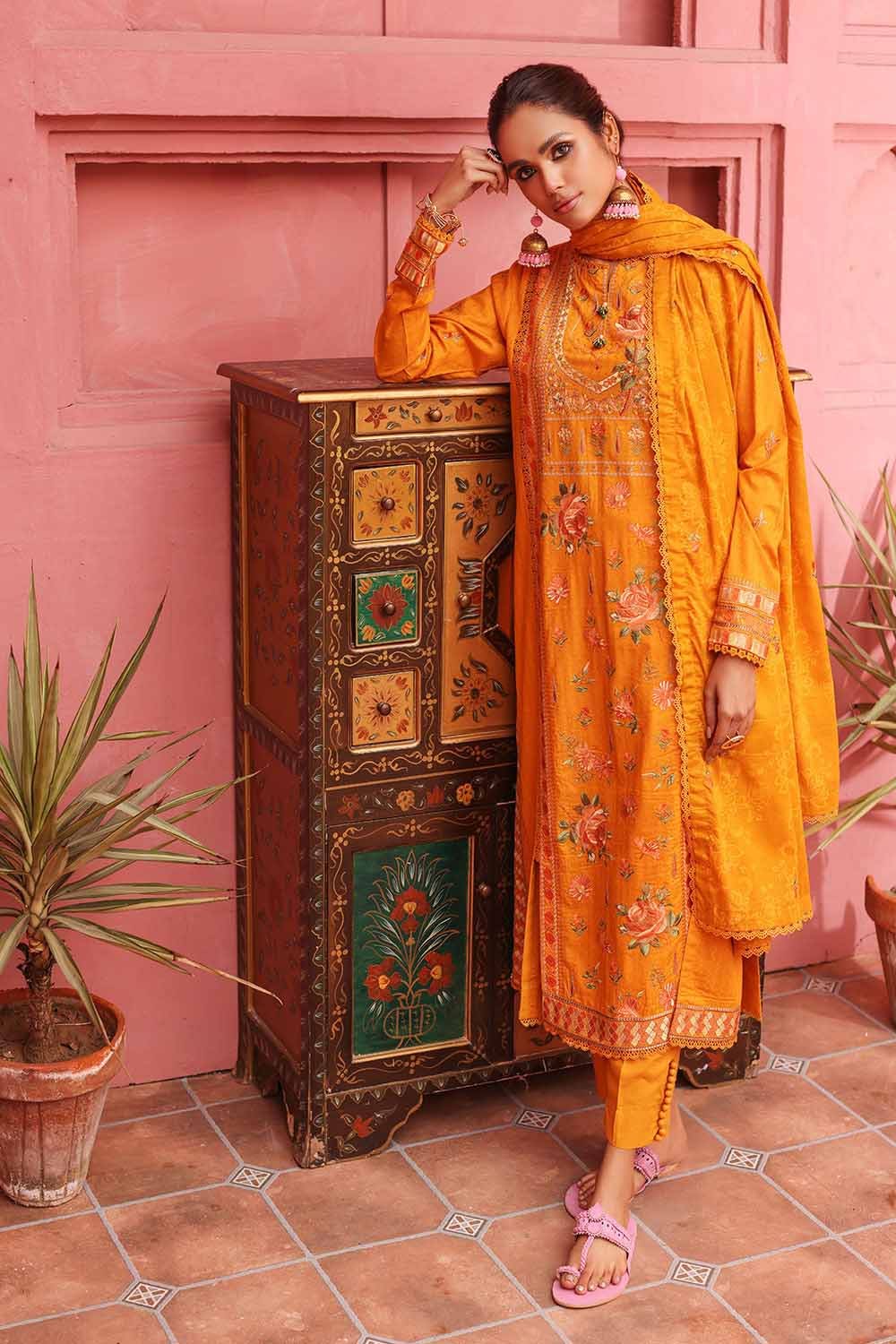 Gul Ahmed Lawn`23 DB#32008 A