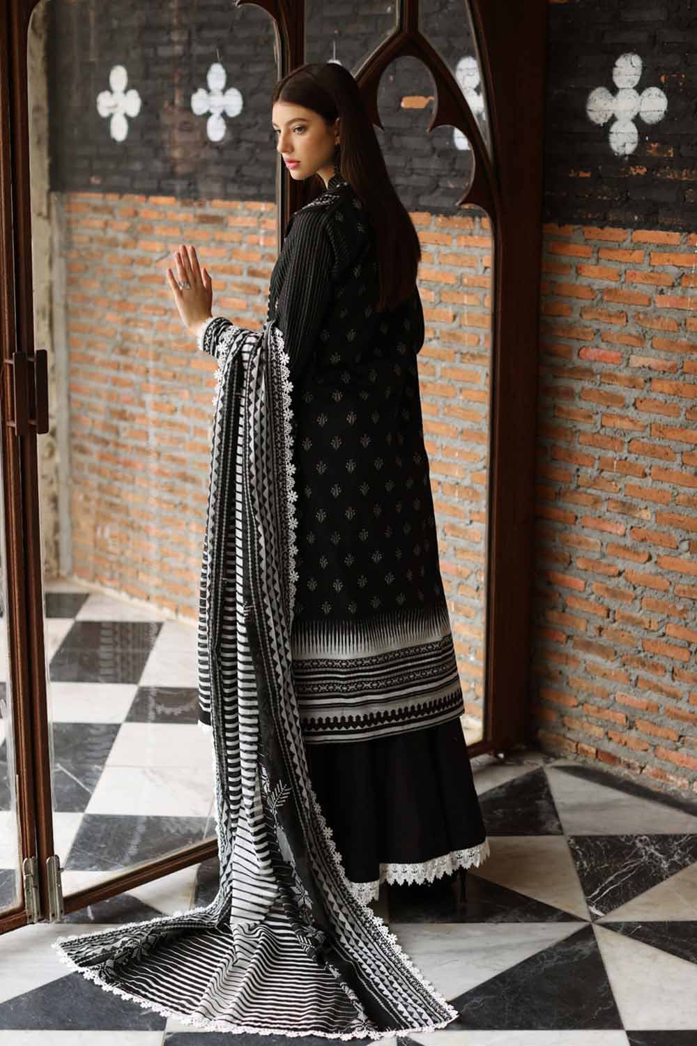 Gul Ahmed Lawn`23 DN#32053 A