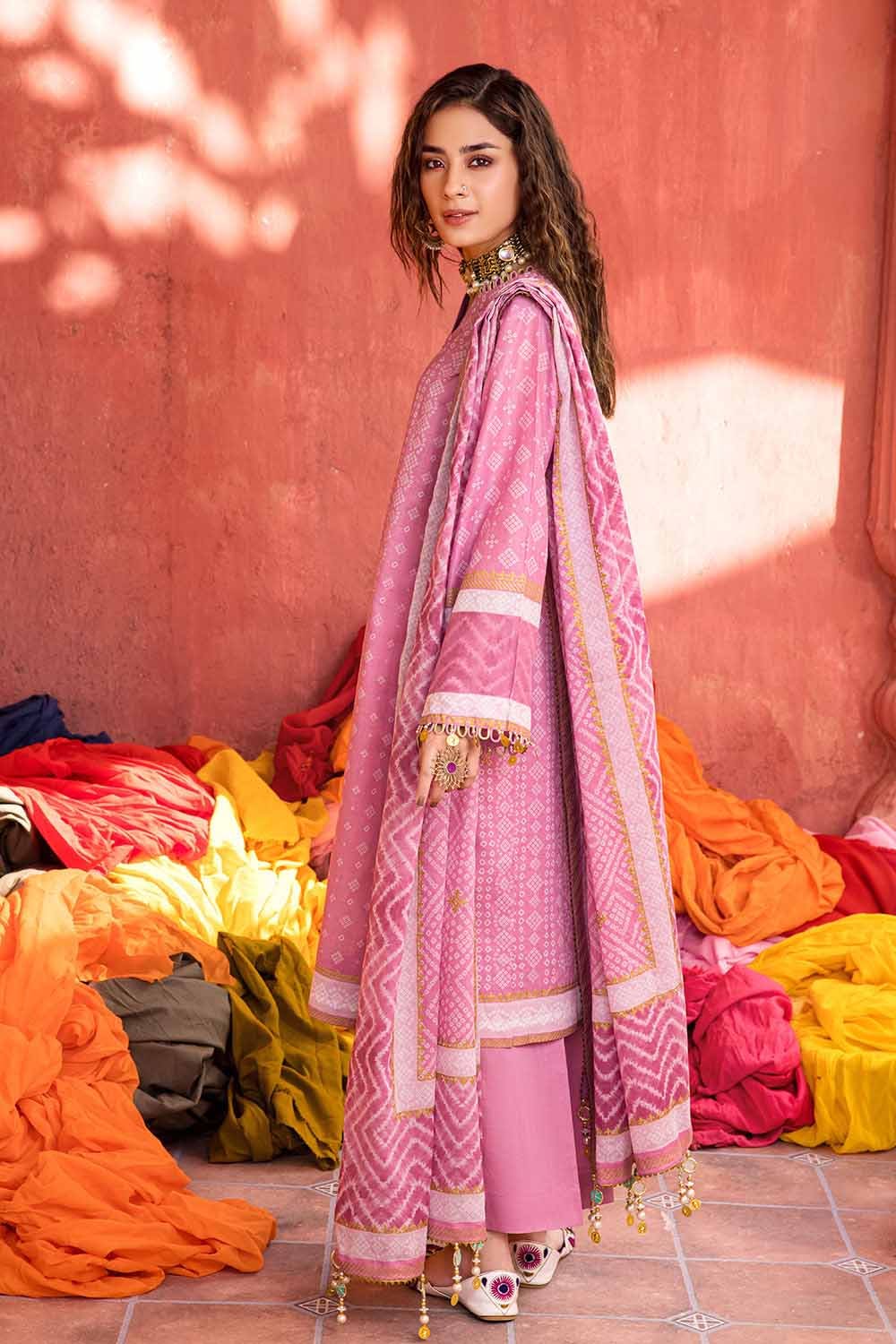 Gul Ahmed Lawn`23 CL#32103 B