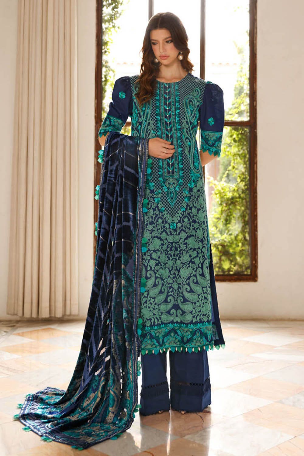 Gul Ahmed Winter Collection`22 WV#22001