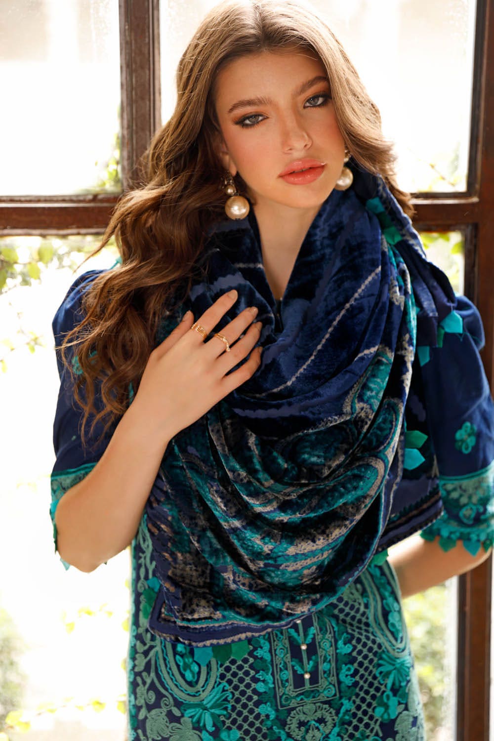 Gul Ahmed Winter Collection`22 WV#22001