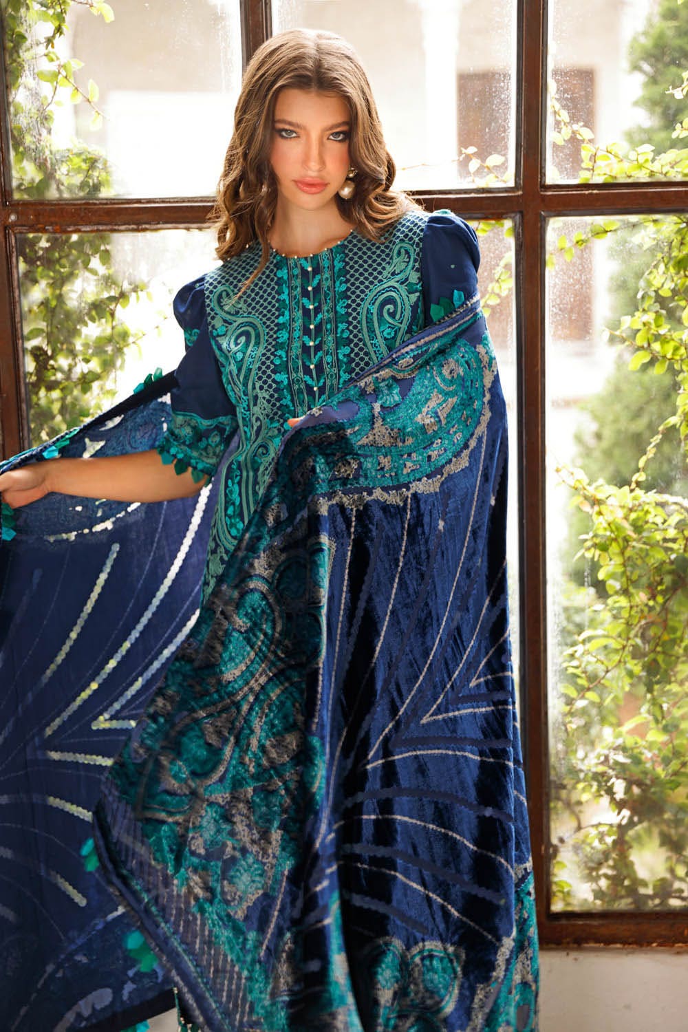 Gul Ahmed Winter Collection`22 WV#22001