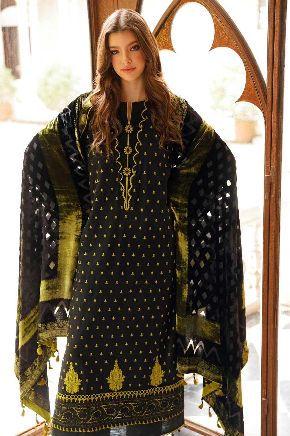 Gul Ahmed Winter Collection`22 BVL#22002