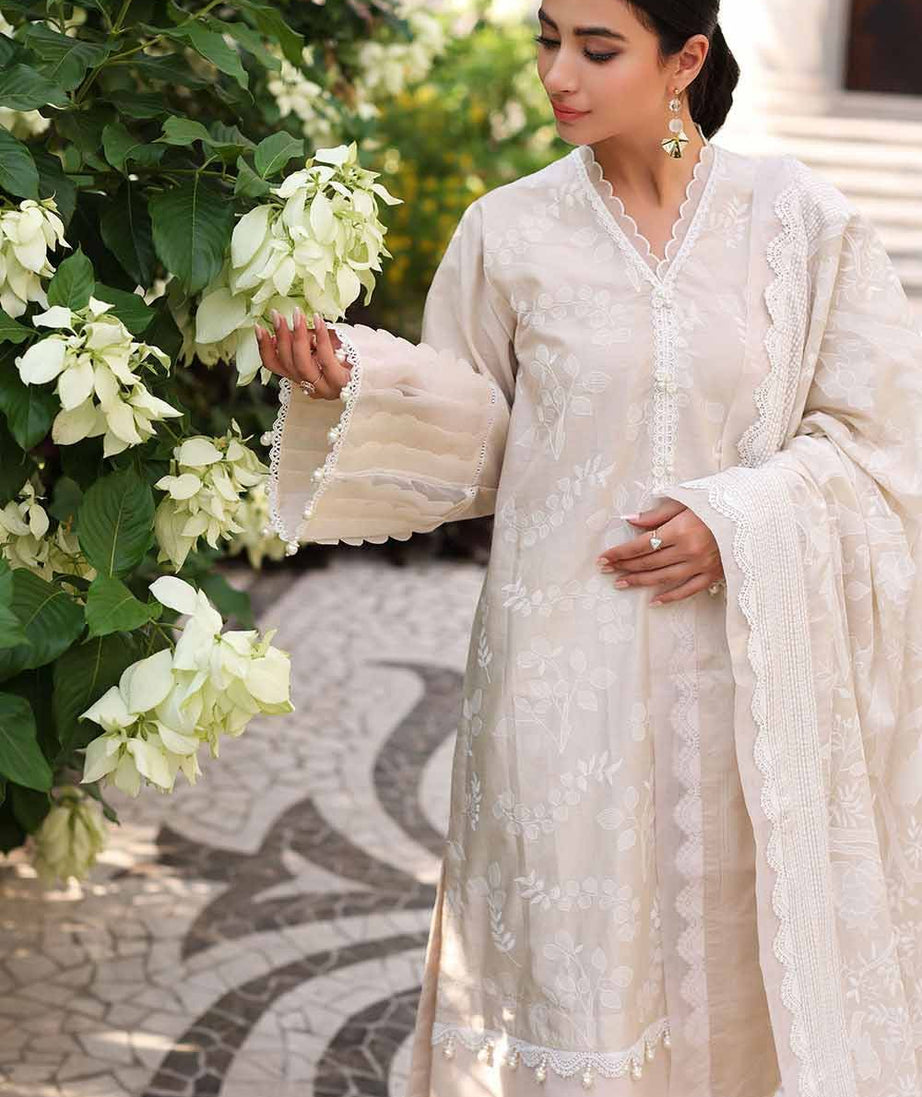 Gul Ahmed Lawn`23 CL#32142 A