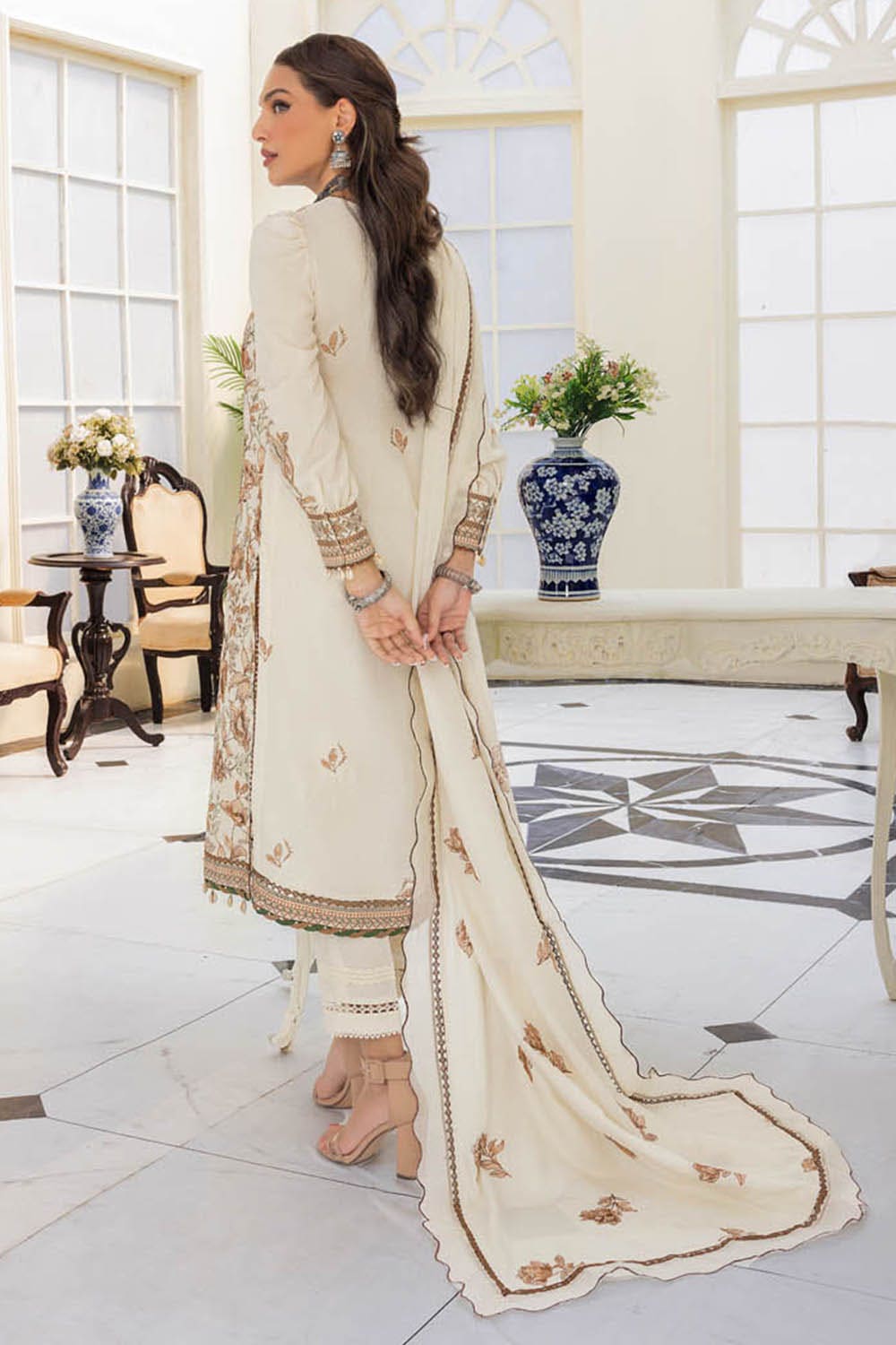 Gul Ahmed Winter Collection`22 AY#22010