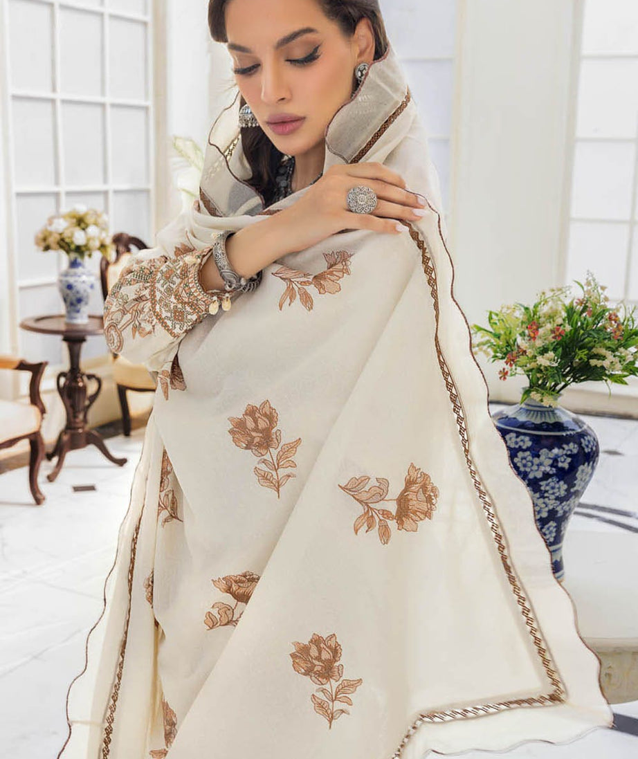 Gul Ahmed Winter Collection`22 AY#22010