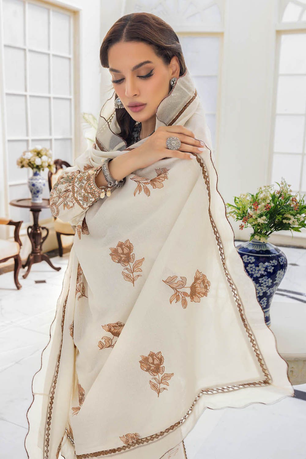 Gul Ahmed Winter Collection`22 AY#22010