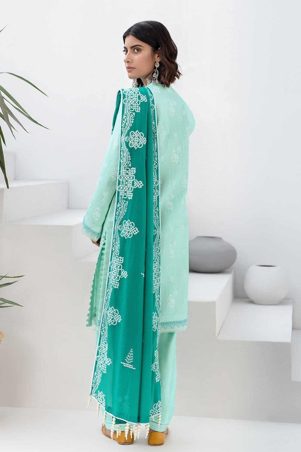 Gul Ahmed Emb Lawn'21 CL-1152