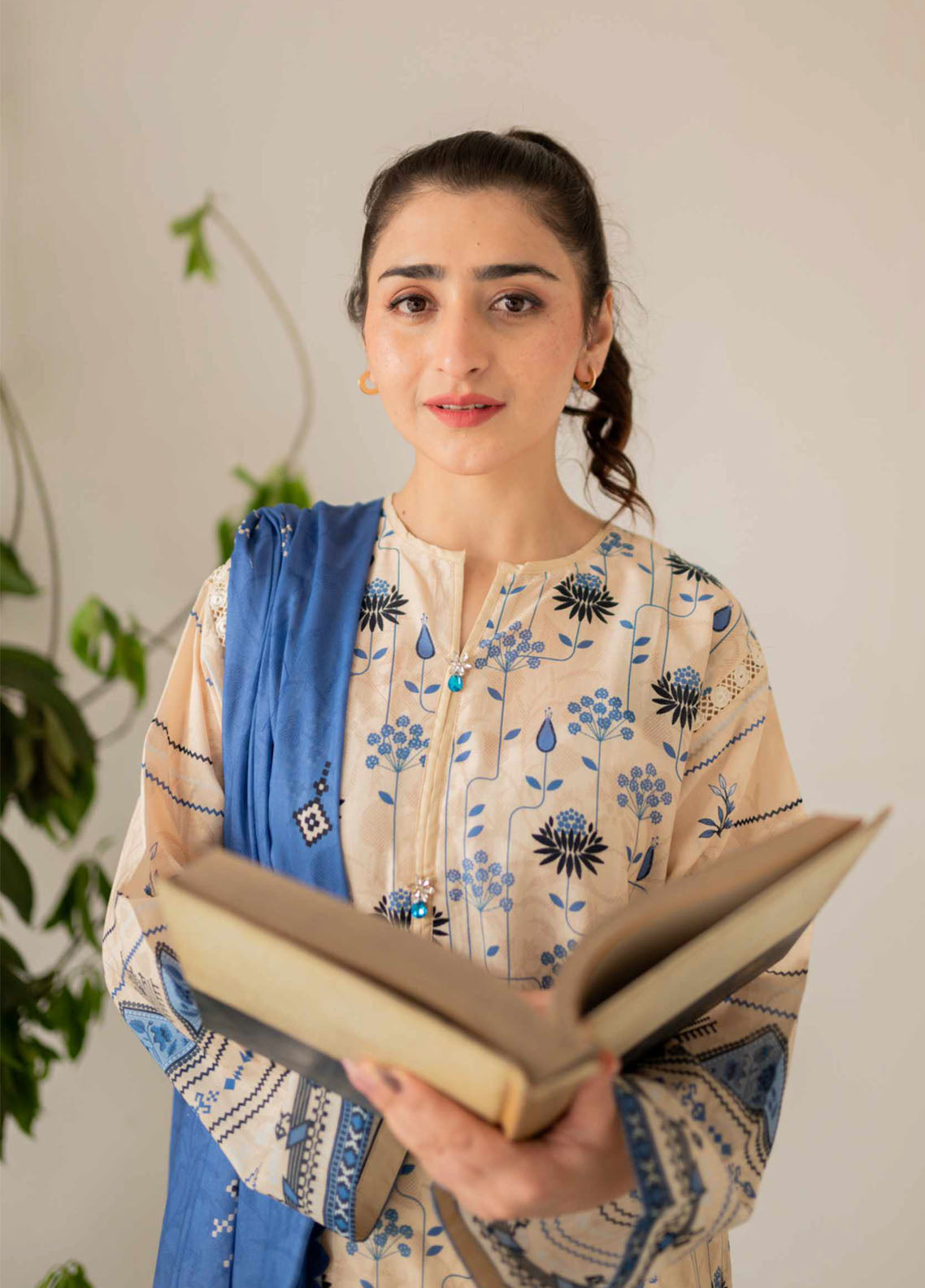 Rashid Kaira Emb Lawn`24 D#8696