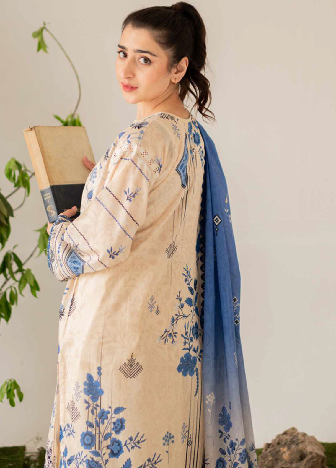 Rashid Kaira Emb Lawn`24 D#8696